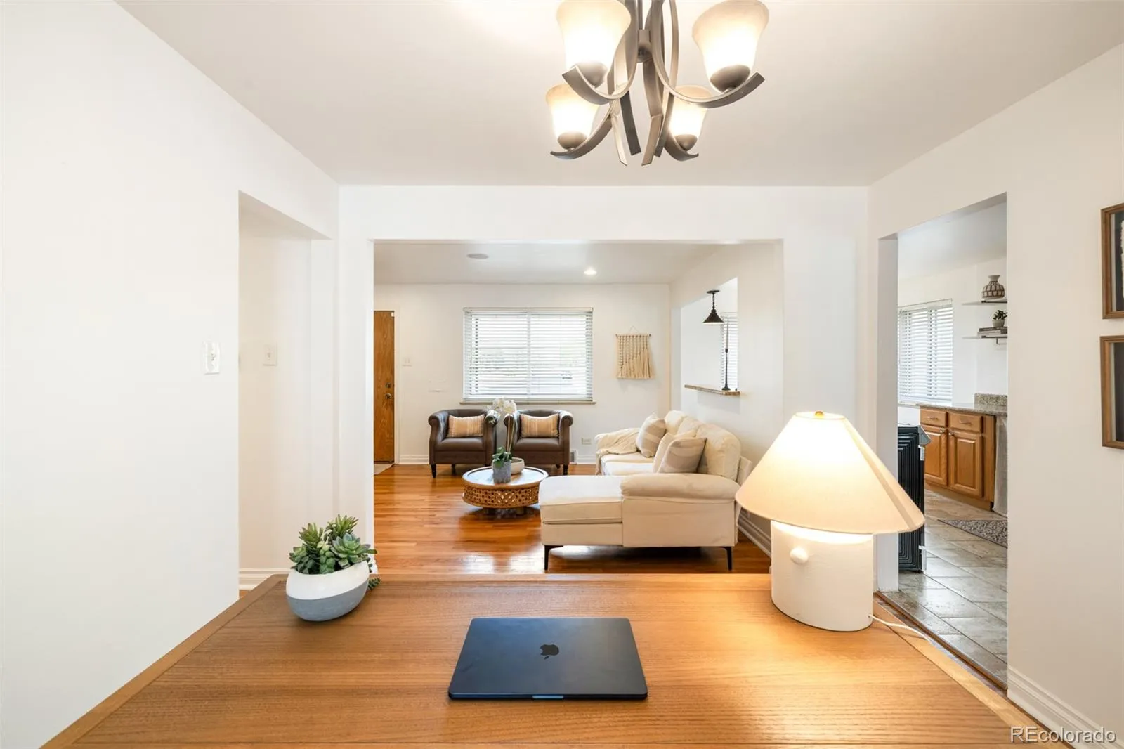 04172026205900 1600 8