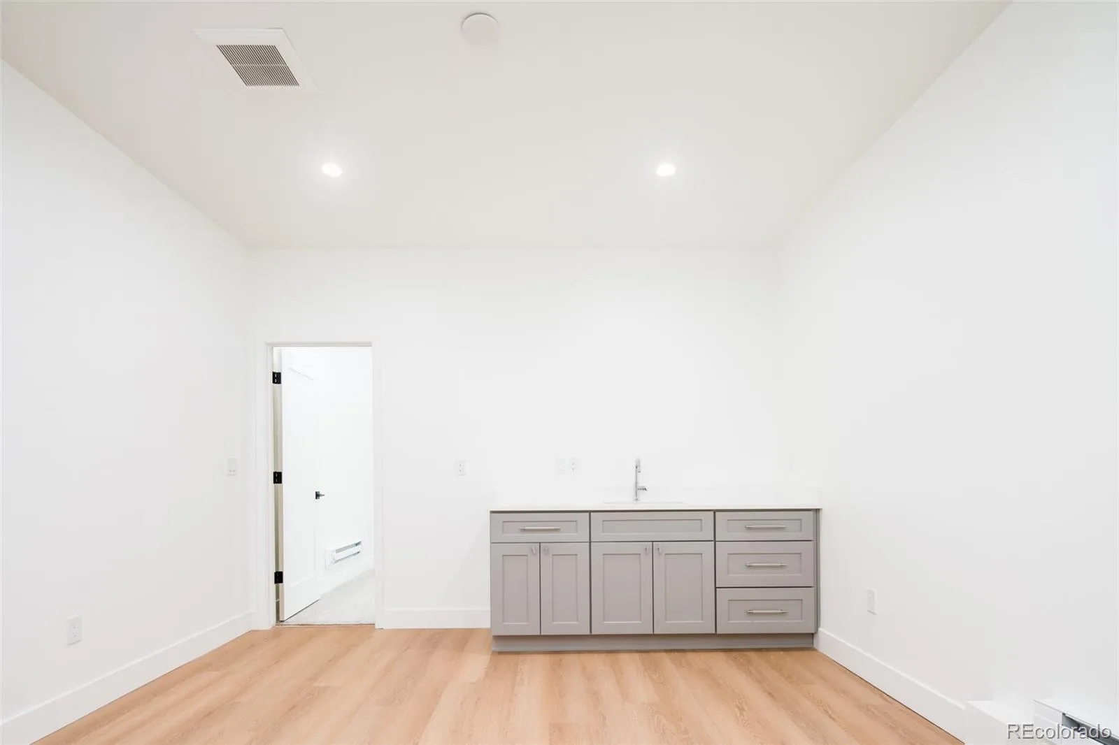 267 S Jackson Street Denver CO 80209 | MLS #REC5653305 08242026204621 1600 26