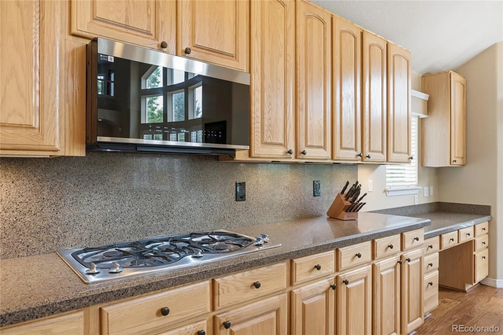 8502 S Miller Court Littleton CO 80127 MLS #REC5659263 05052026045857 1600 18