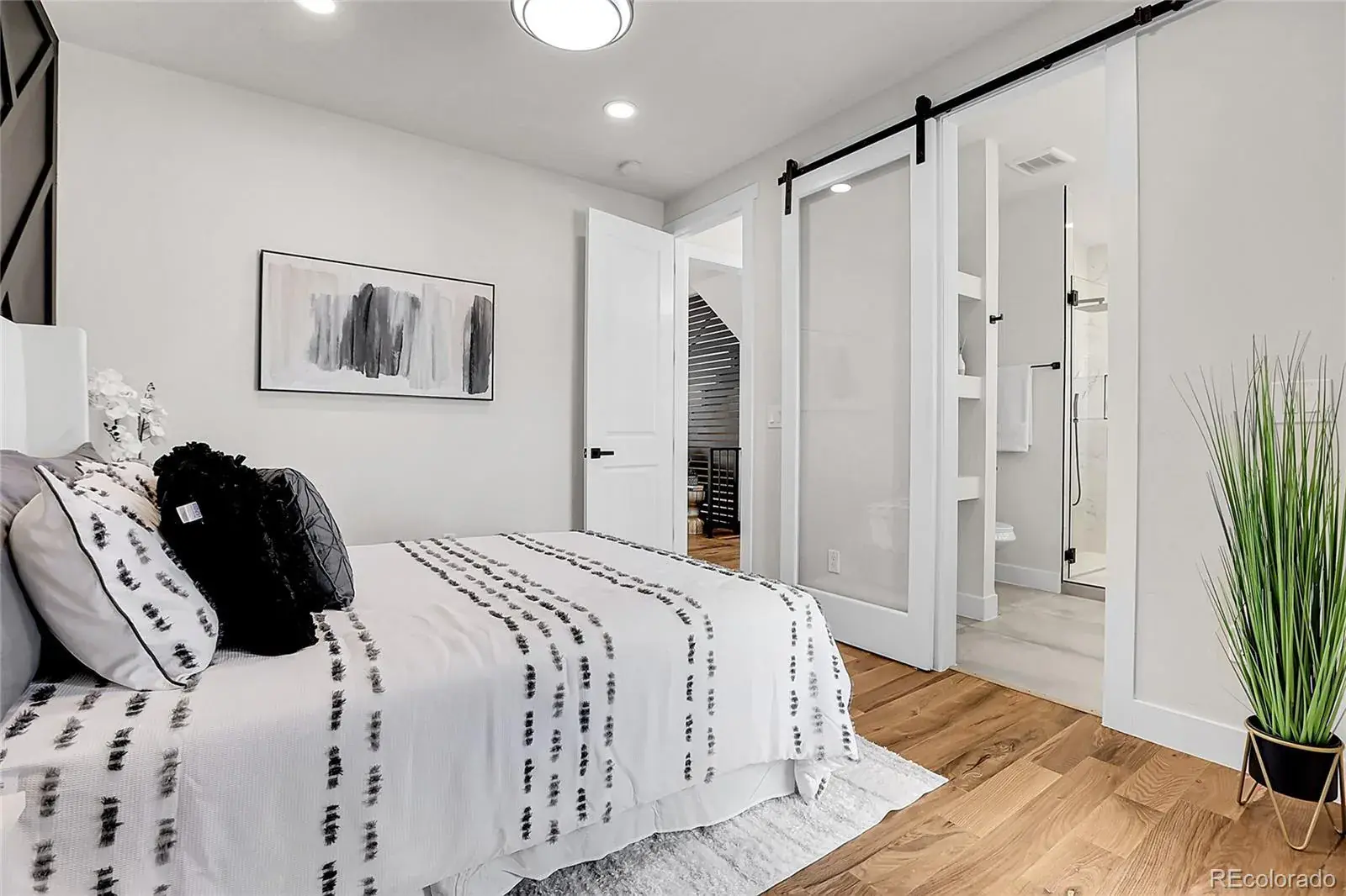 11042025173510 1600 11