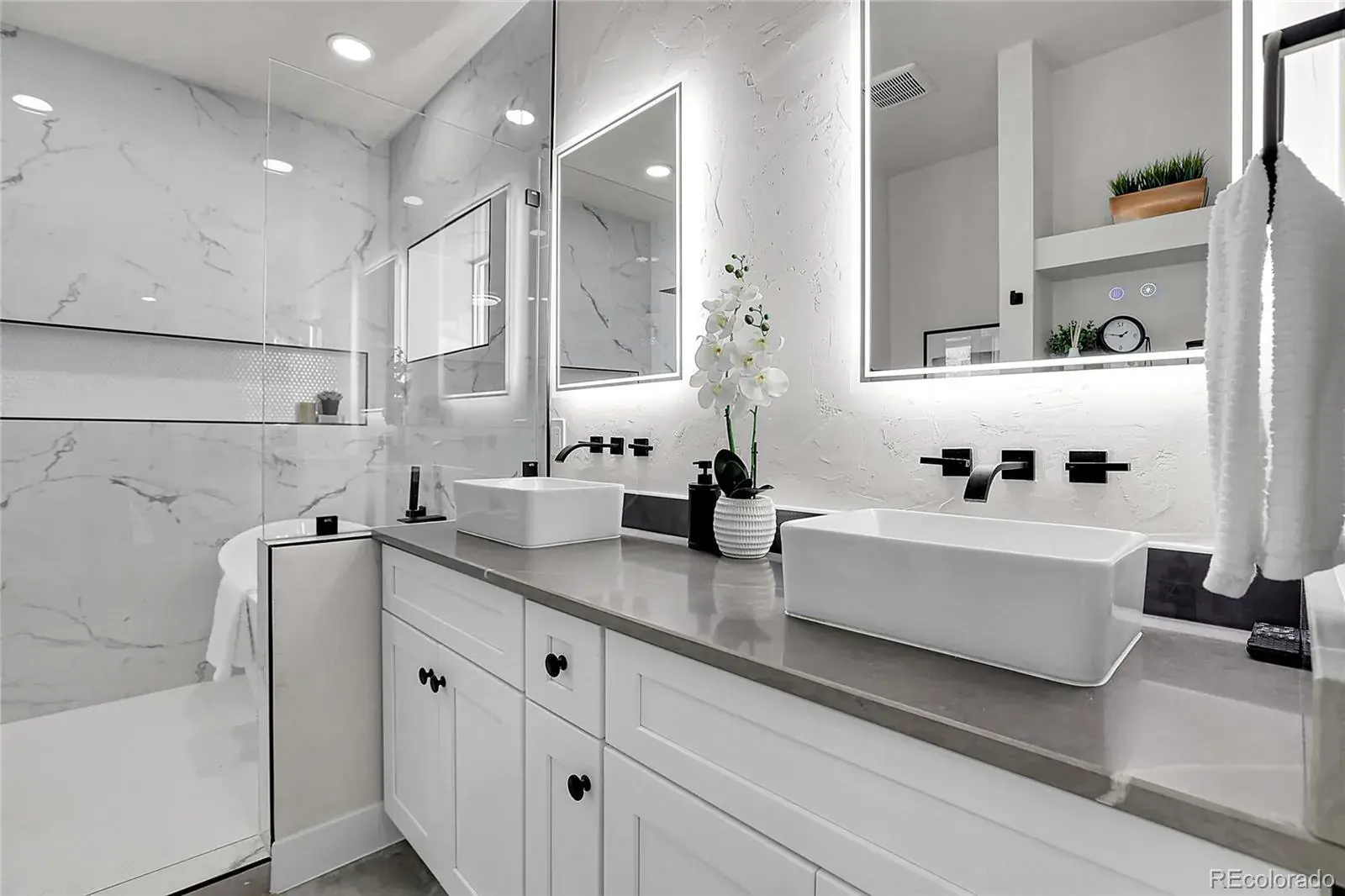 11042025173510 1600 12