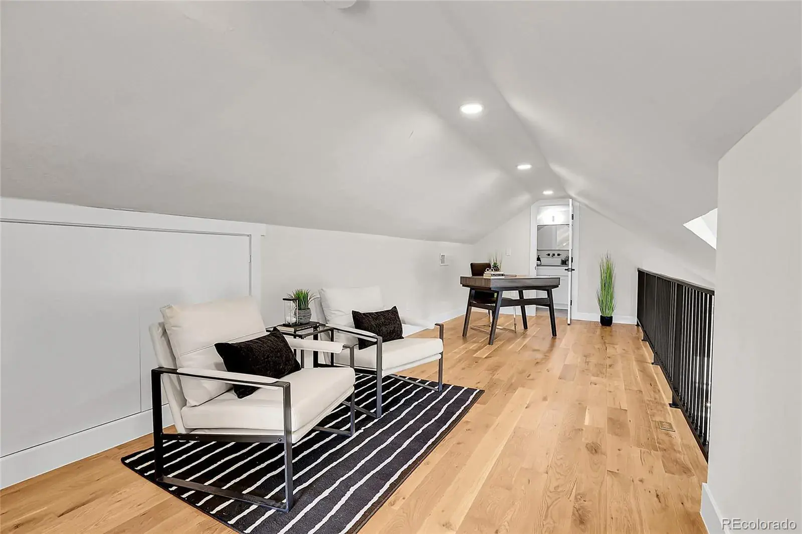 11042025173510 1600 15