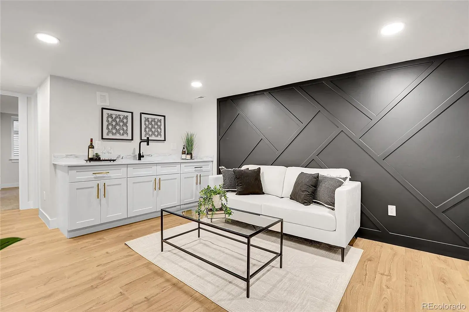 11042025173510 1600 20