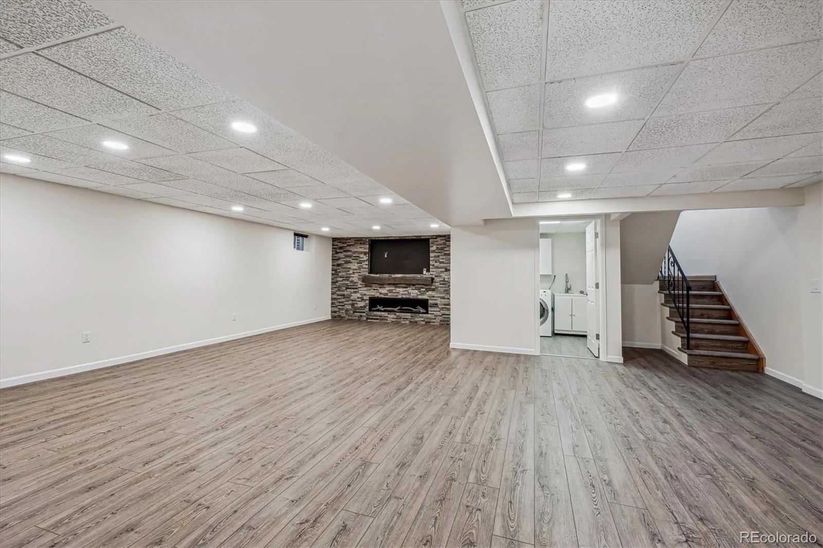 04092026214344 1600 25