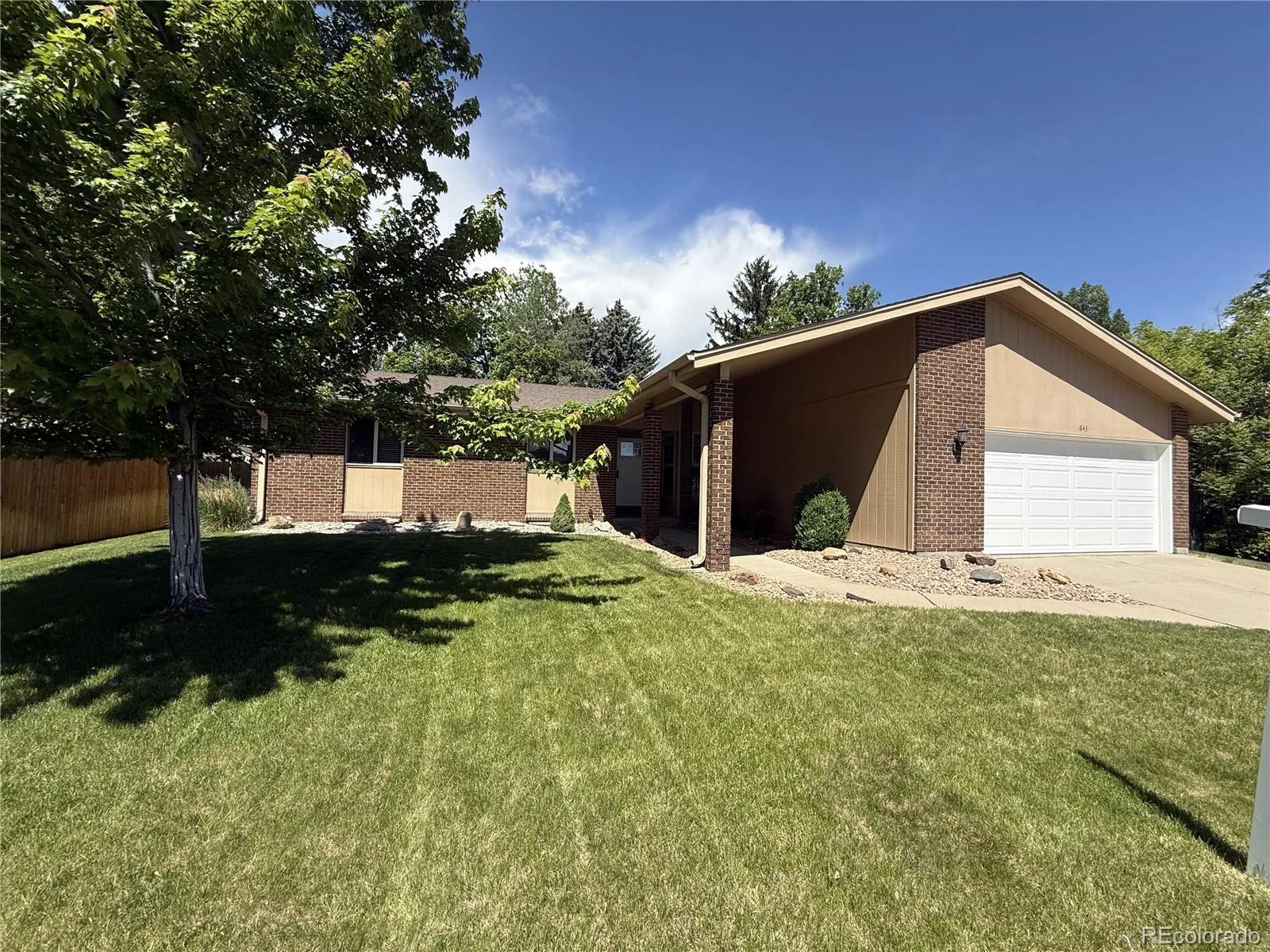 1843 S Pierson Court Lakewood CO 80232 MLS #REC5659689 06082026234513 1600 44