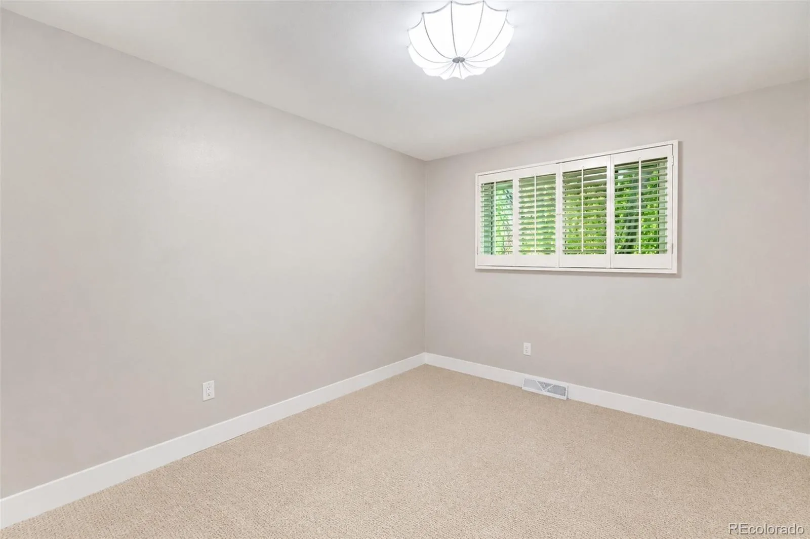6586 S Cherry Way Centennial CO 80121 MLS #REC5663247 06252026000616 1600 27