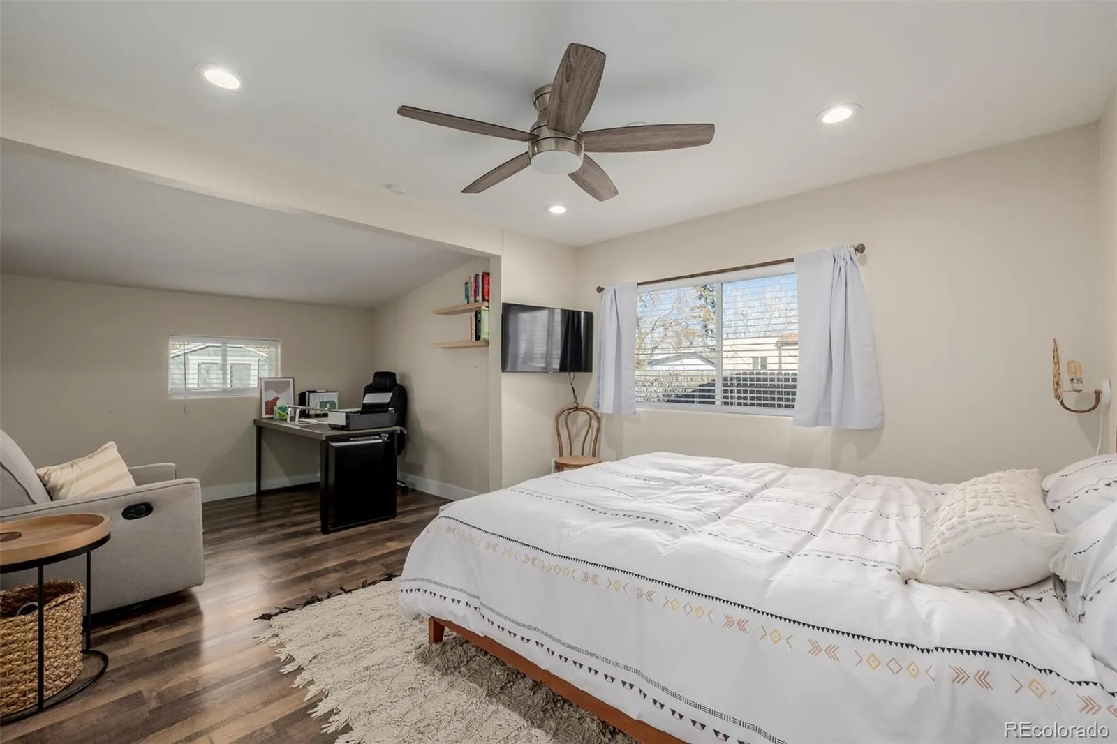 04082026152349 1600 13