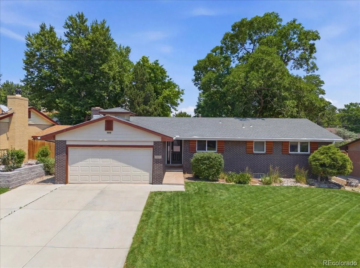 2956 S Fenton Street Denver CO 80227 MLS #REC5676602 07022026173445 1200 33