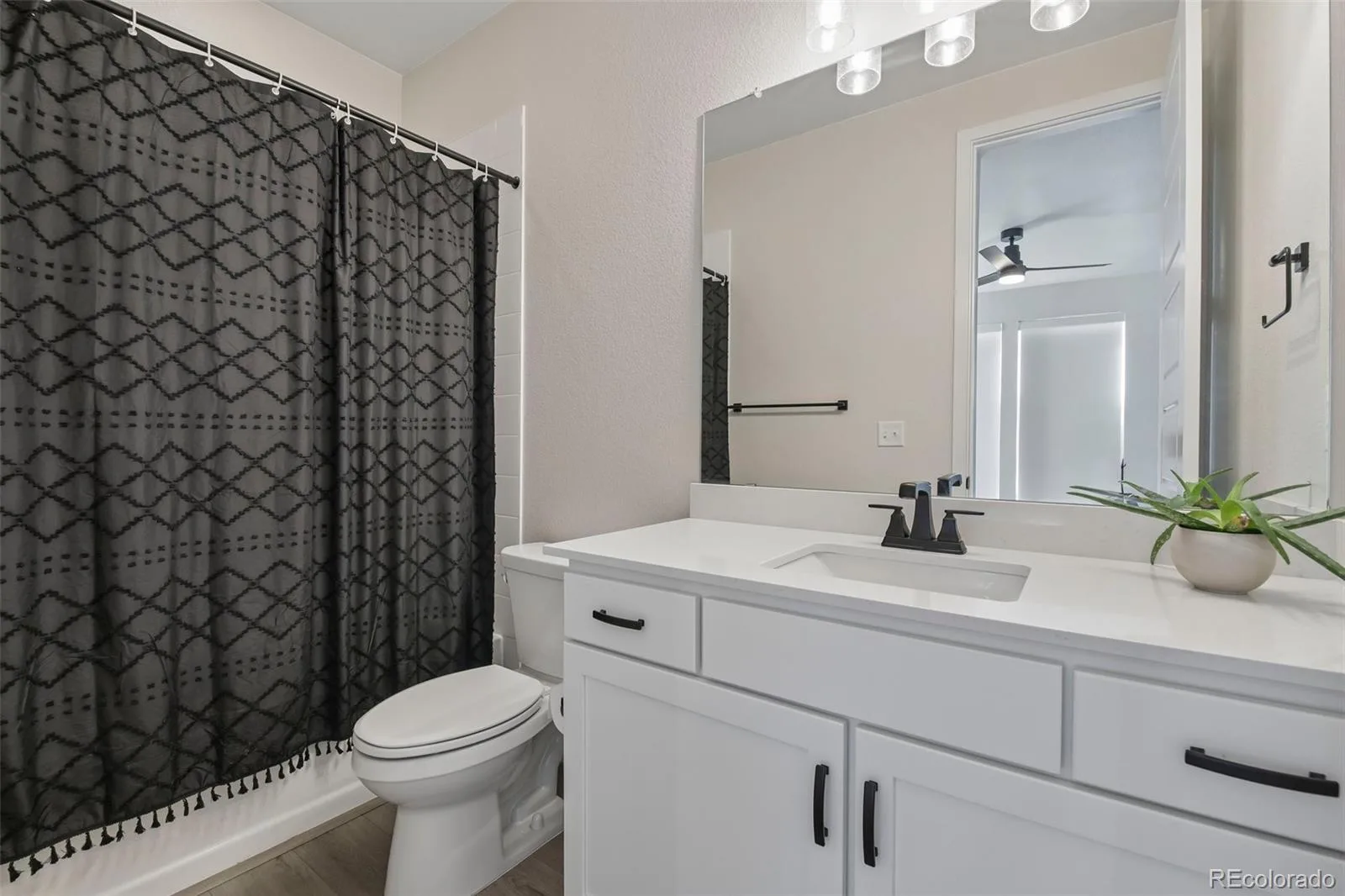 5195 Queen Court Arvada CO 80002 MLS #REC5679645 07032026152338 1600 22