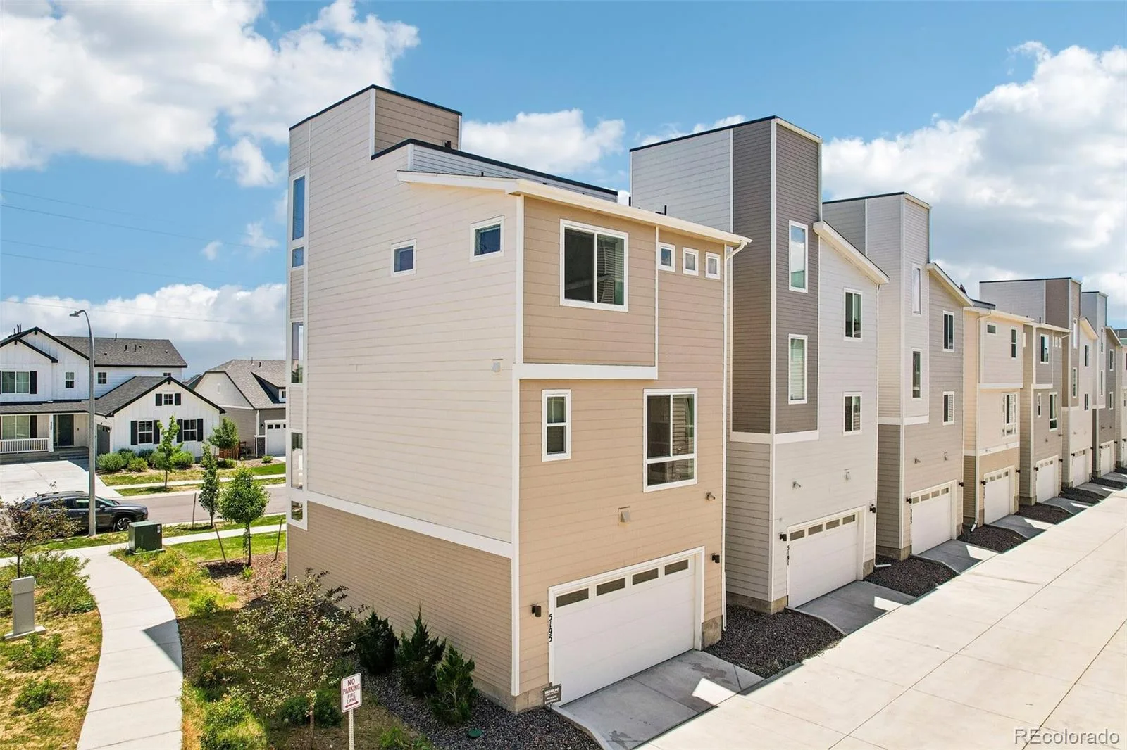 5195 Queen Court Arvada CO 80002 MLS #REC5679645 07032026152338 1600 29