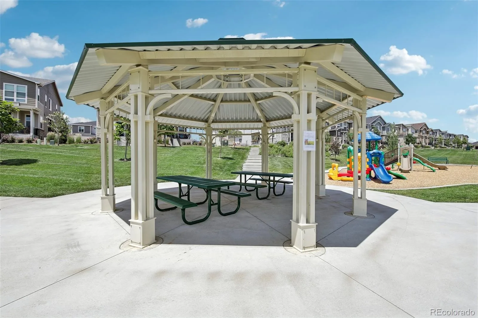 5195 Queen Court Arvada CO 80002 MLS #REC5679645 07032026152338 1600 31