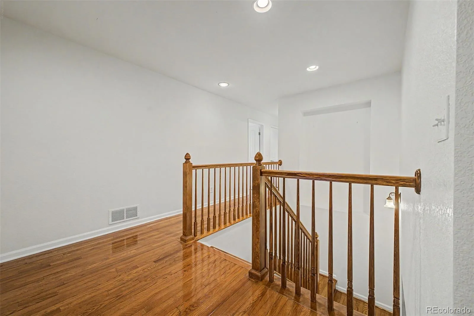 6934 S Fultondale Circle Aurora CO 80016 MLS #REC5682566 05192026165830 1600 18