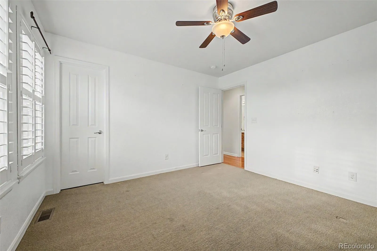 6934 S Fultondale Circle Aurora CO 80016 MLS #REC5682566 05192026165830 1600 25