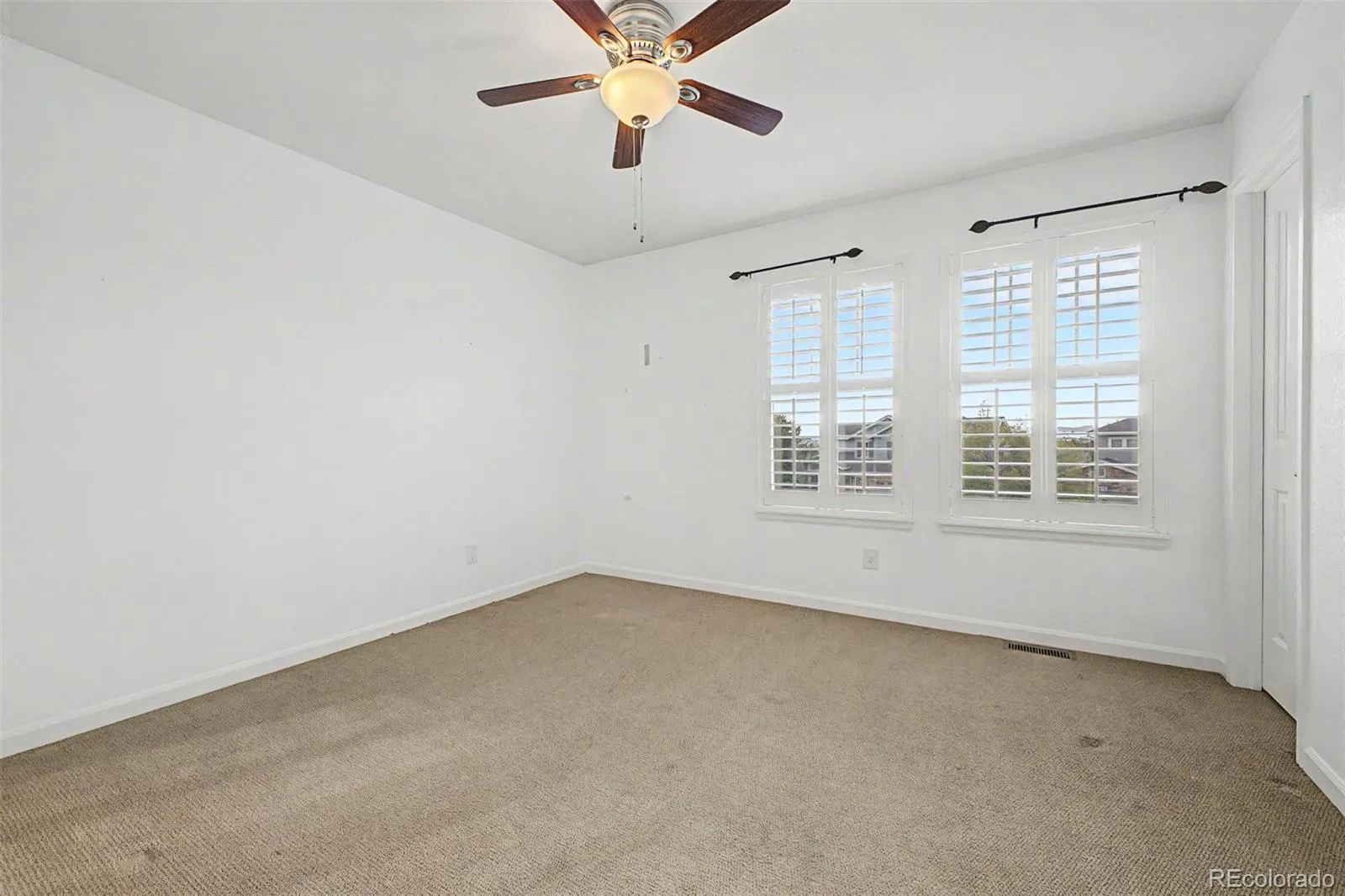6934 S Fultondale Circle Aurora CO 80016 MLS #REC5682566 05192026165830 1600 26