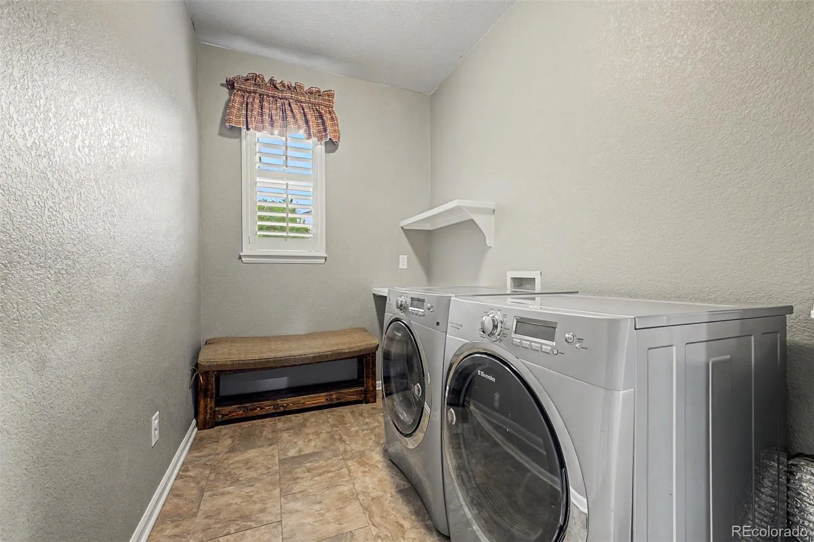 6934 S Fultondale Circle Aurora CO 80016 MLS #REC5682566 05192026165830 1600 49