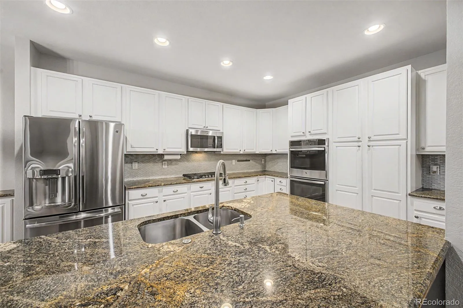 6934 S Fultondale Circle Aurora CO 80016 MLS #REC5682566 05192026165830 1600 5