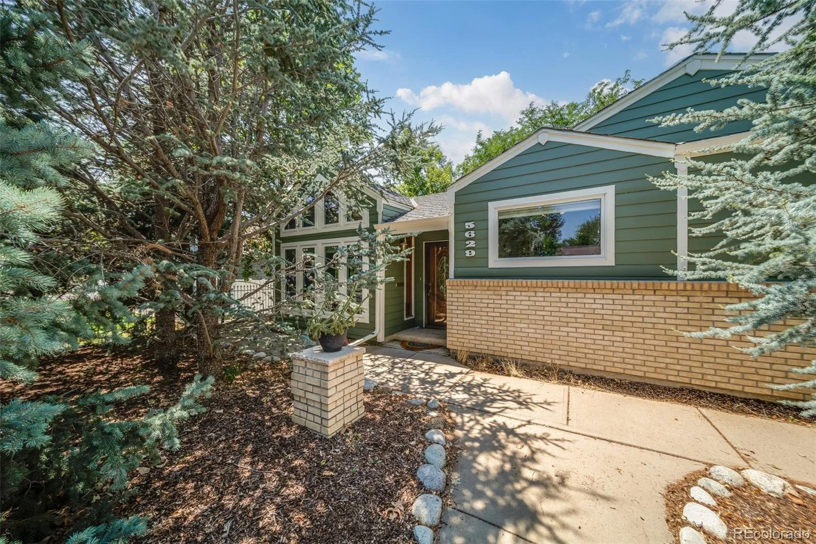 5629 S Greenwood Street Littleton CO 80120 | MLS #REC5682835 08142026221609 1600 23