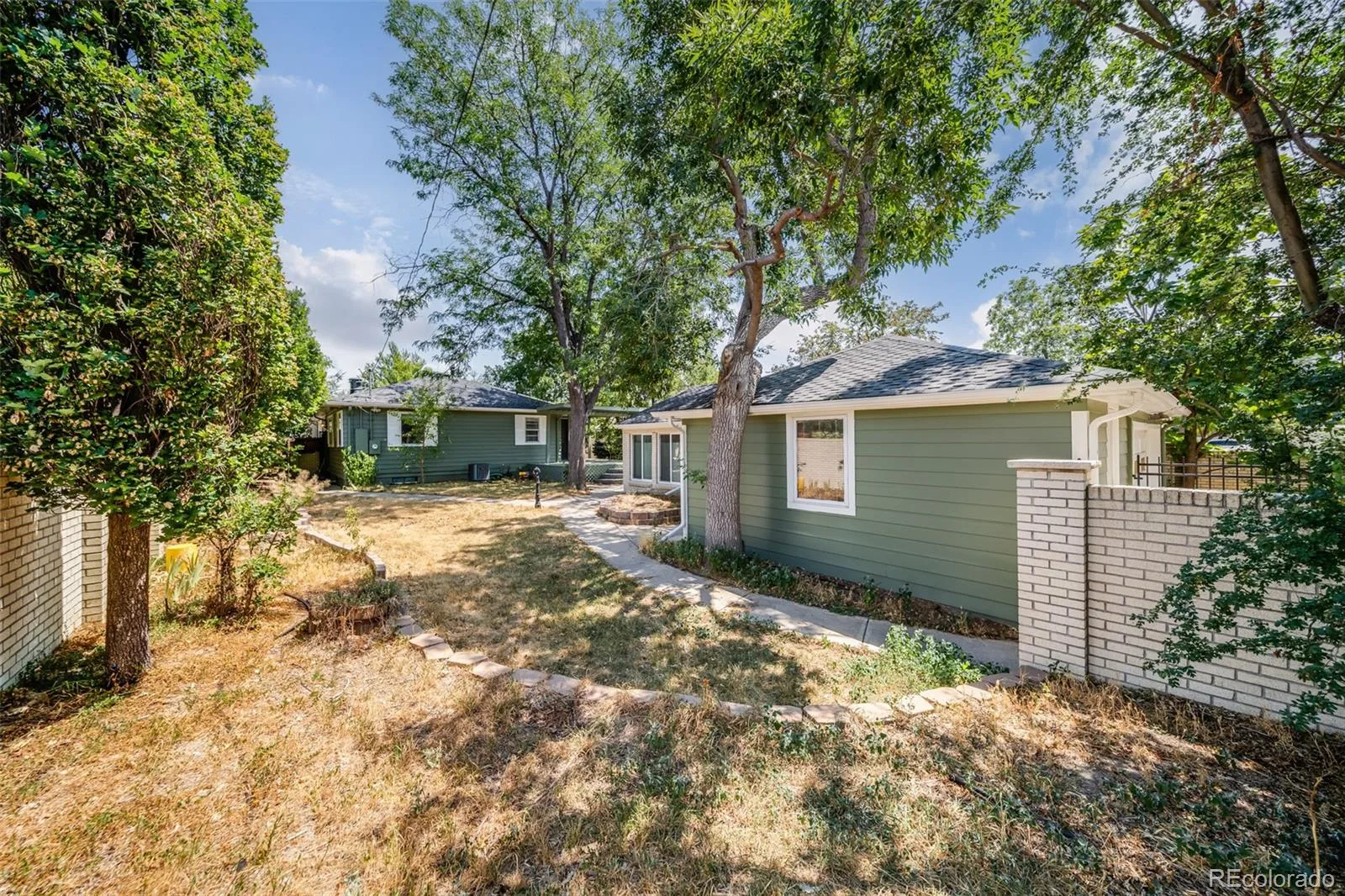 5629 S Greenwood Street Littleton CO 80120 | MLS #REC5682835 08142026221609 1600 29