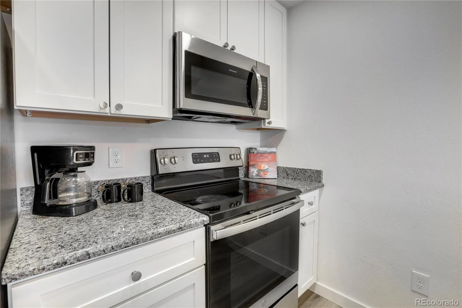 10890 W Evans Avenue #2A Lakewood CO 80227 MLS #REC5683621 05132026232800 1600 17