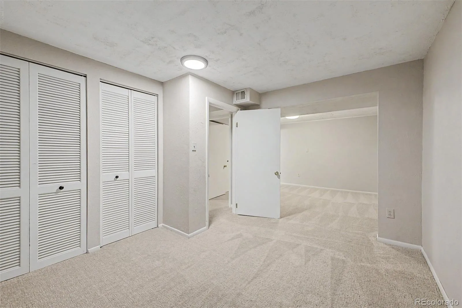 3105 S Beeler Street Denver CO 80231 | MLS #REC5684429 09232026004904 1600 28