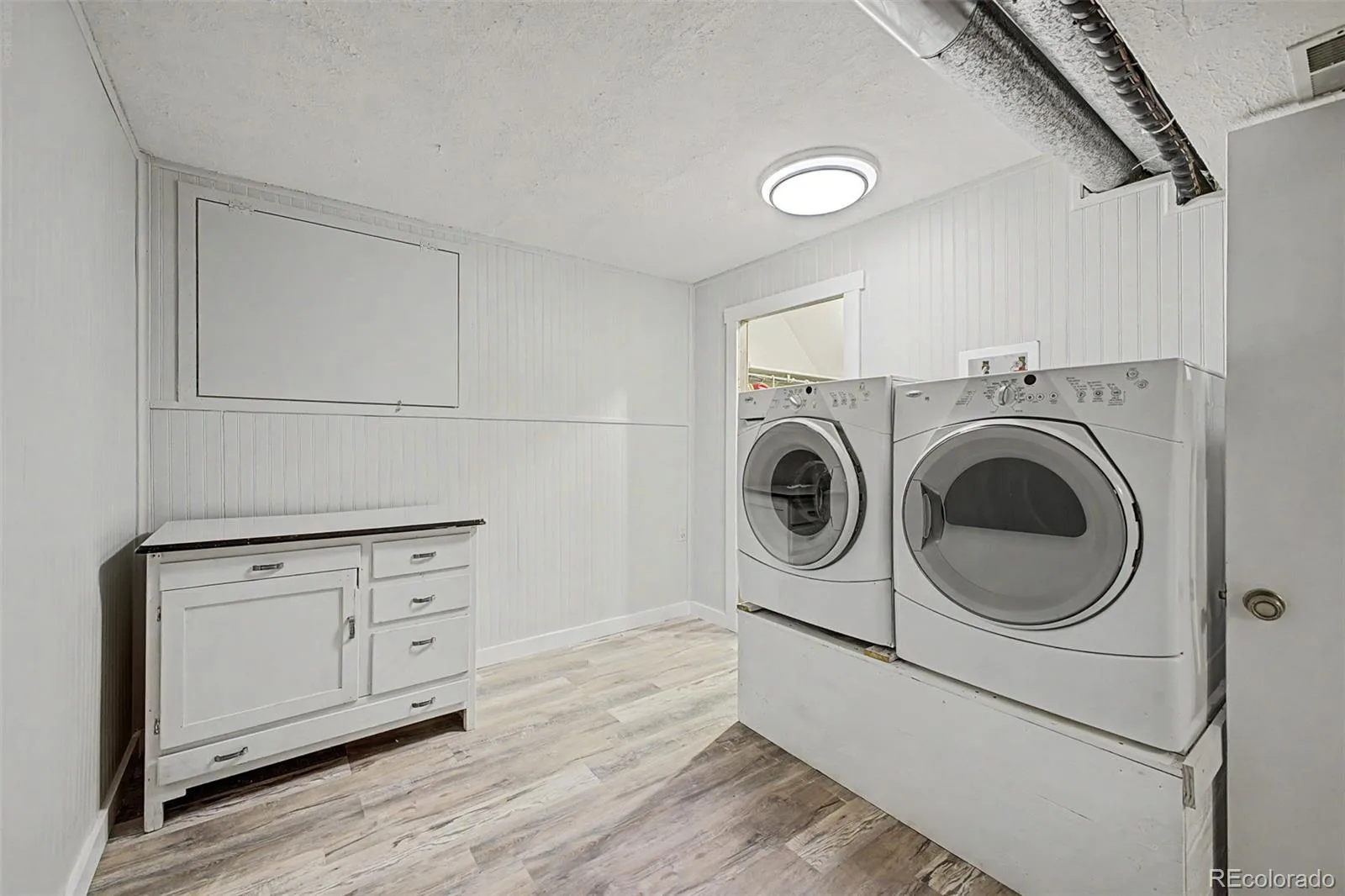 3105 S Beeler Street Denver CO 80231 | MLS #REC5684429 09232026004904 1600 35