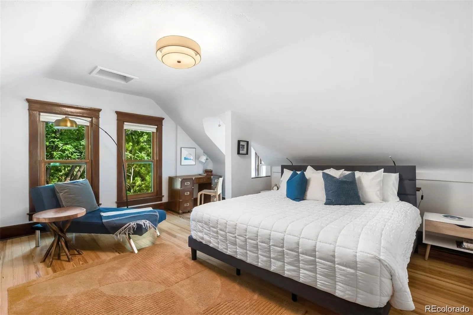 04072026012037 1600 15