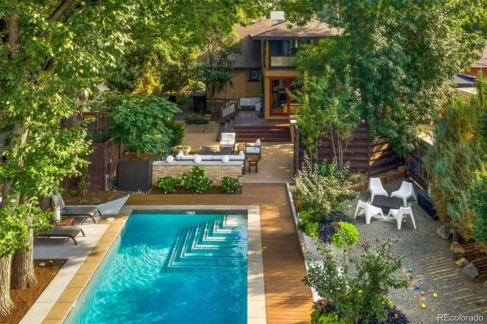 04072026012037 1600 2