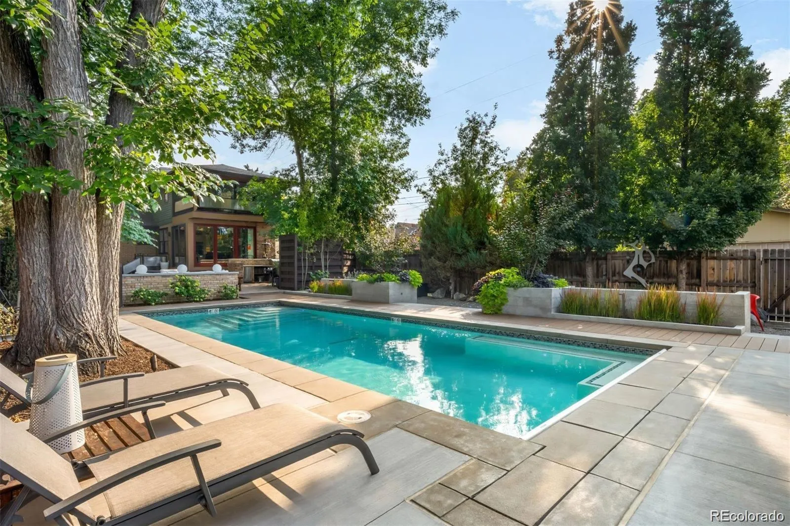 04072026012037 1600 31