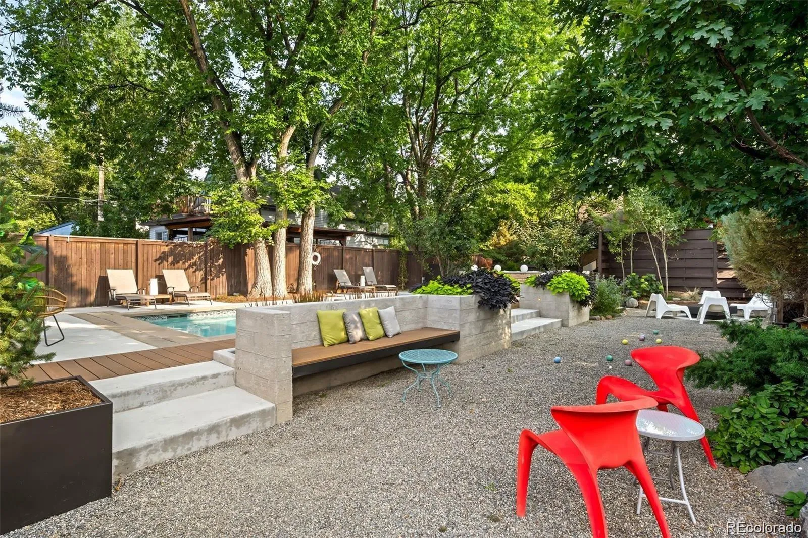 04072026012037 1600 32