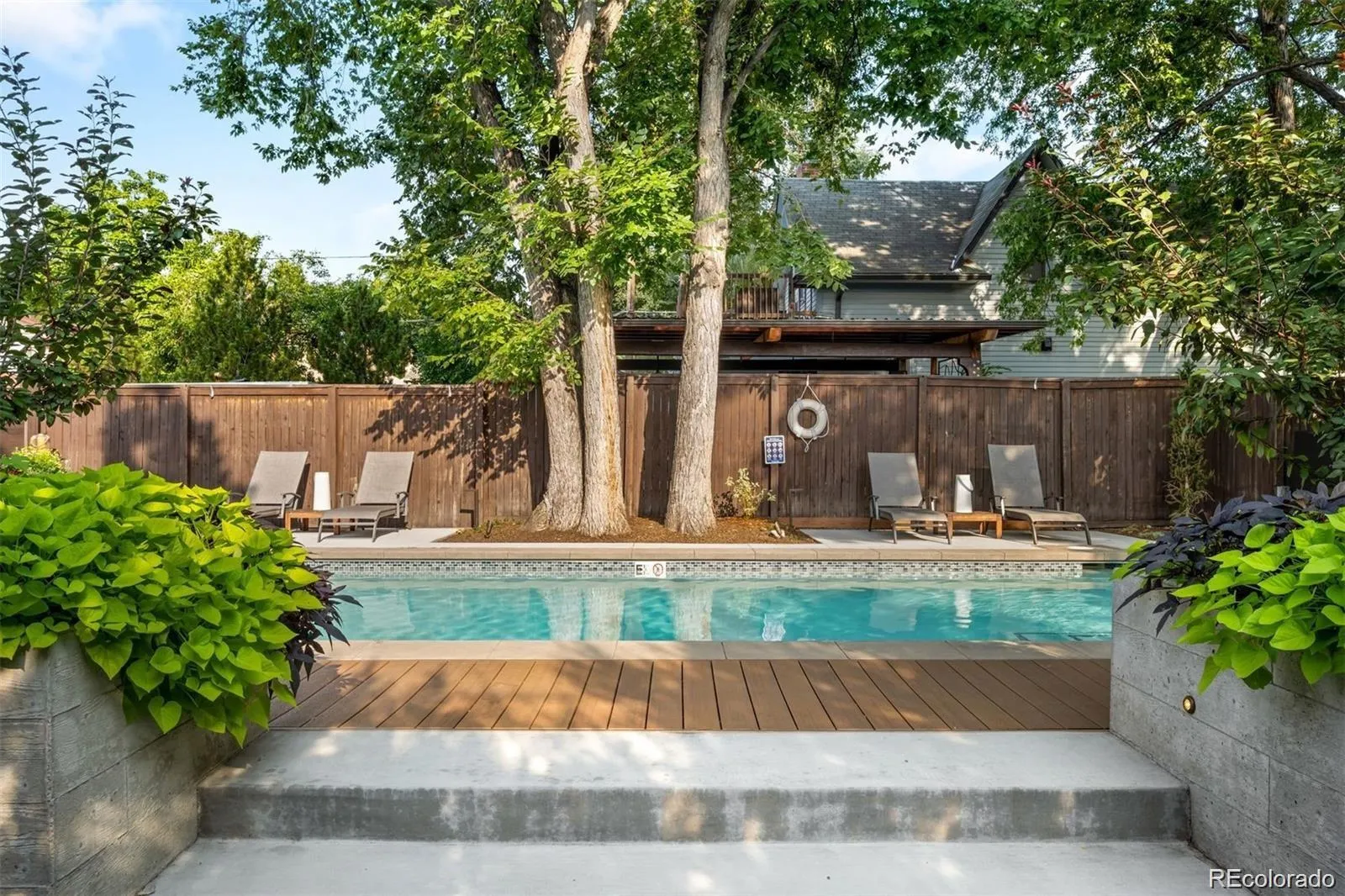 04072026012037 1600 33