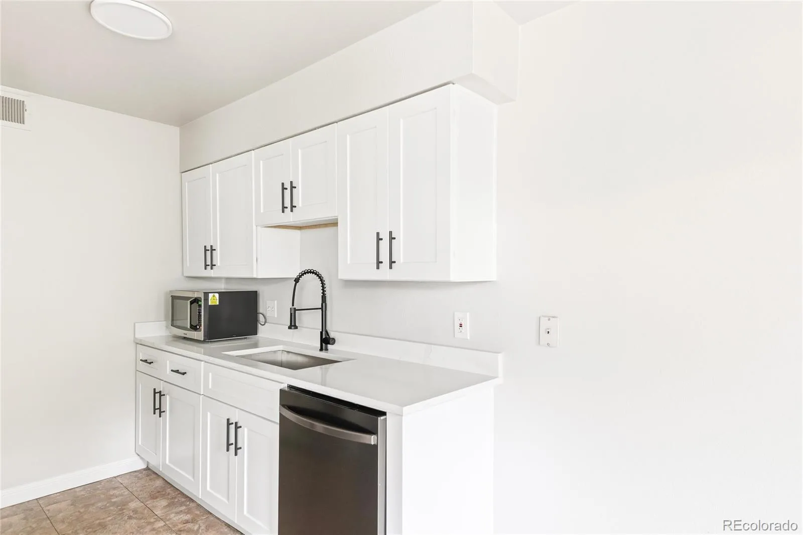 3141 S Tamarac Drive #108F Denver CO 80231 MLS #REC5686021 06292026154638 1600 6