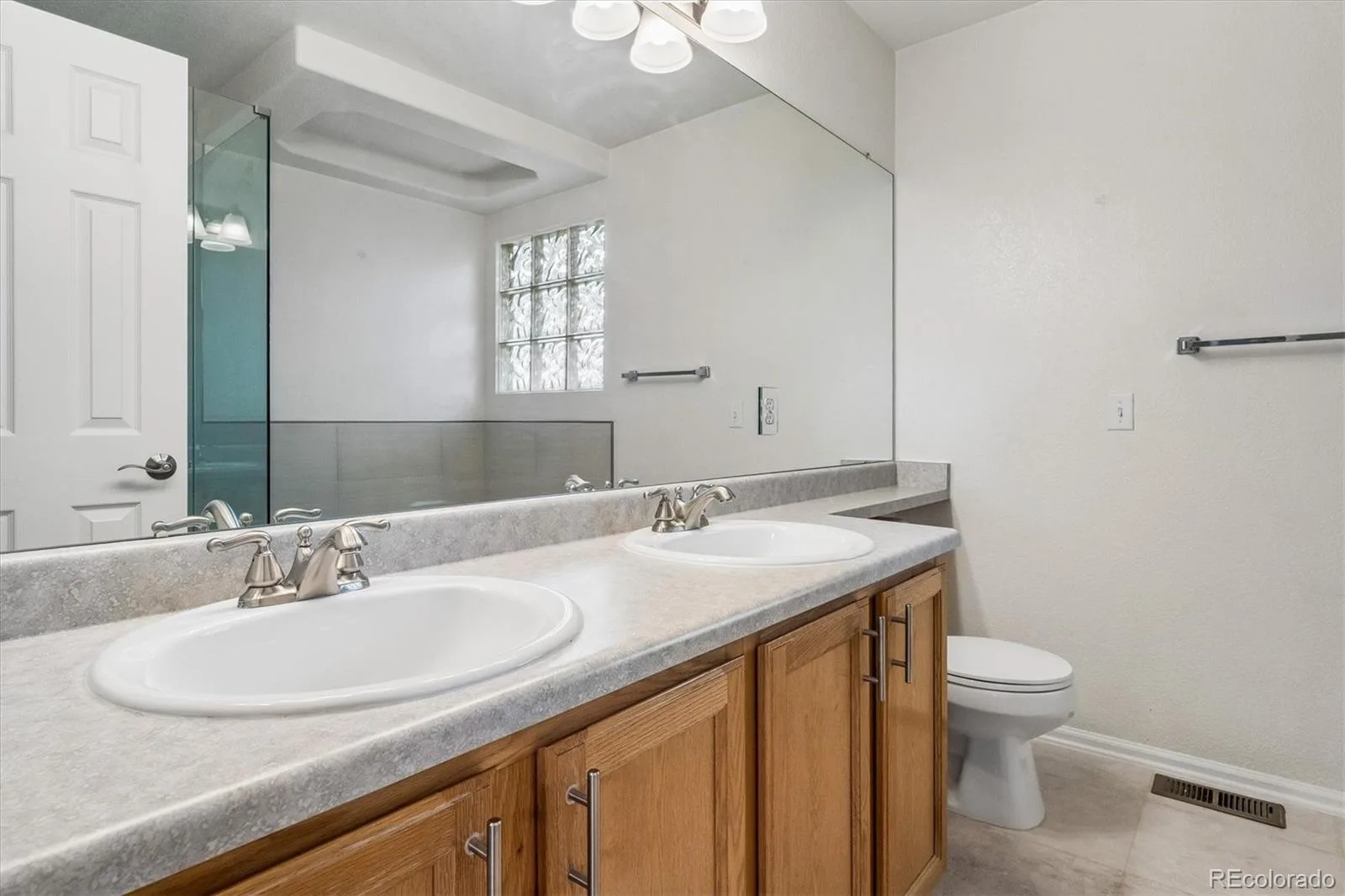 1407 Laurenwood Way Littleton CO 80129 | MLS #REC5694079 08182026231751 1600 13