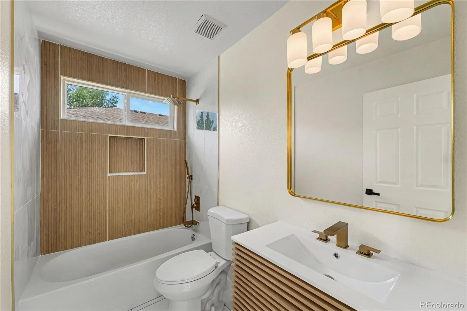 13674 Plaster Circle Broomfield CO 80023 | MLS #REC5695774 07182026161434 1600 29