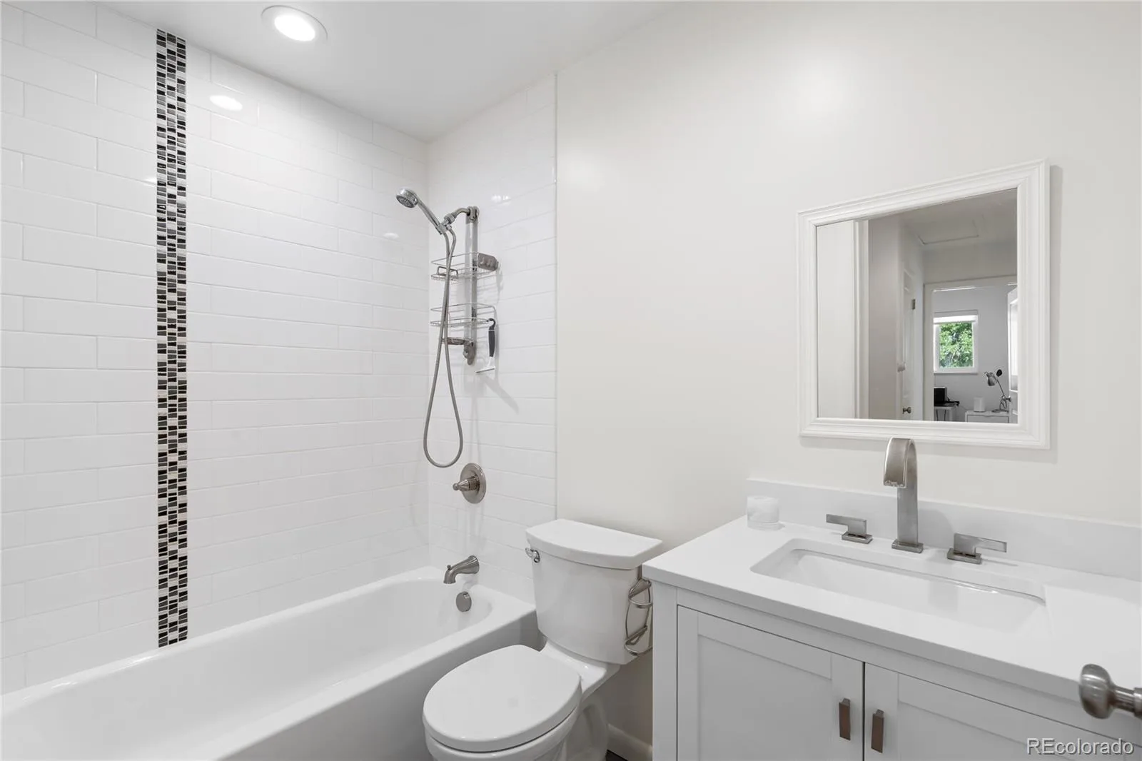 6100 S Ivy Street Centennial CO 80111 | MLS #REC5699233 07282026182907 1600 25