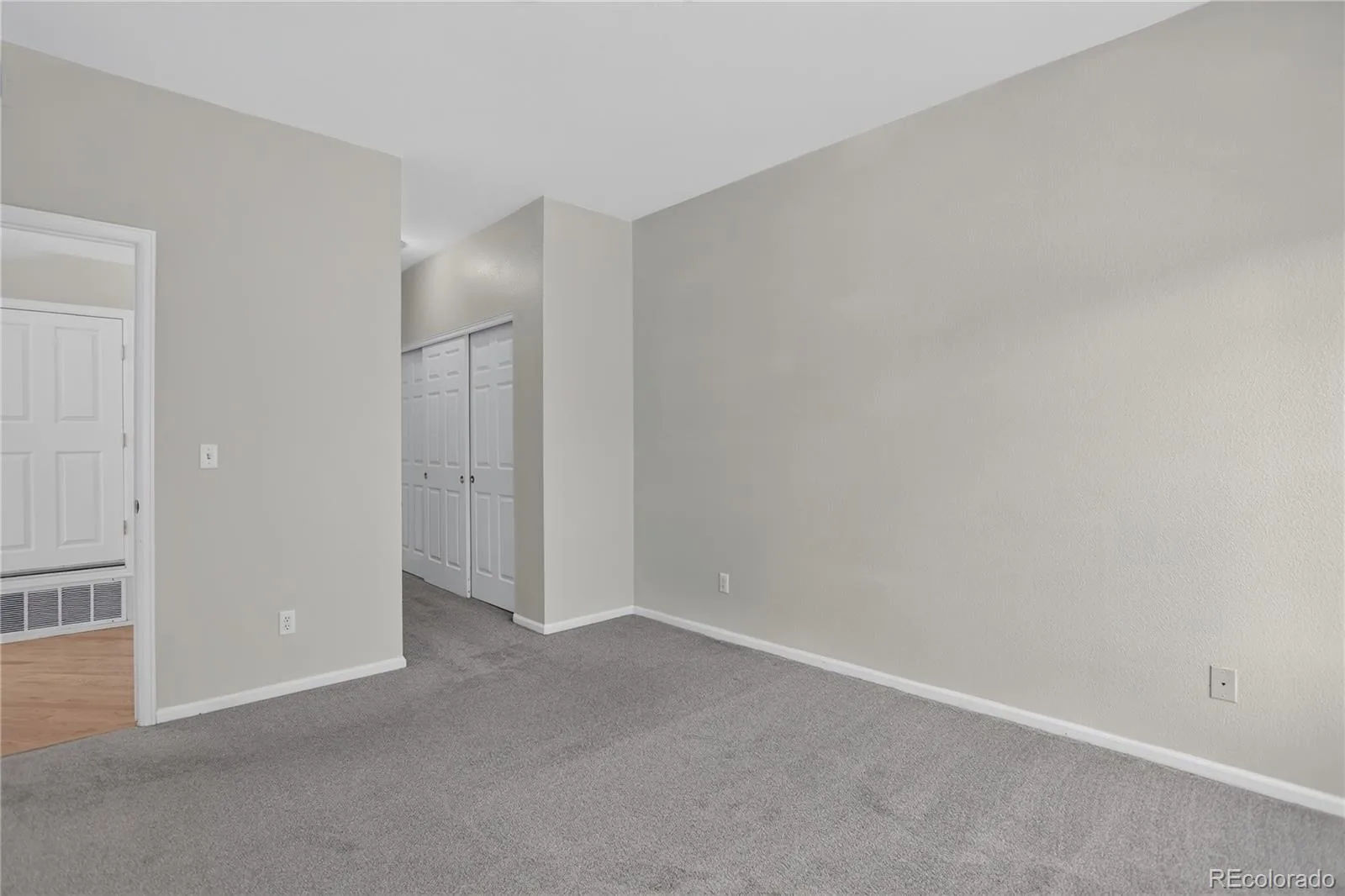 4013 S Carson Street #B Aurora CO 80014 | MLS #REC5704026 07242026163047 1600 17