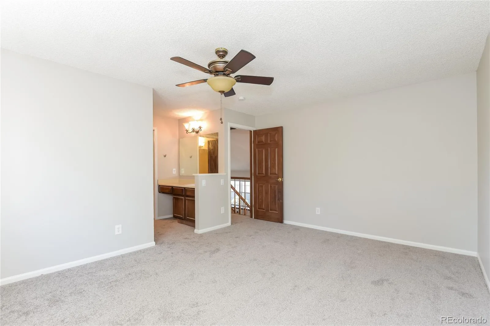 4050 S Espana Way Aurora CO 80013 | MLS #REC5708447 08312026033334 1600 10