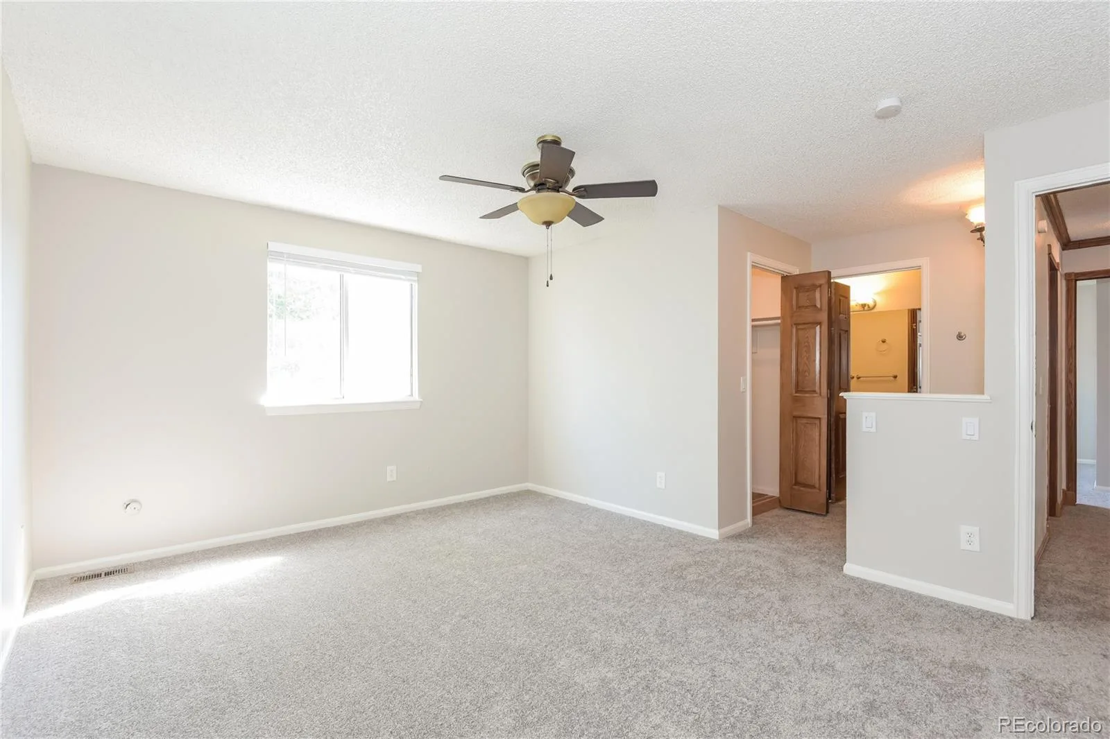 4050 S Espana Way Aurora CO 80013 | MLS #REC5708447 08312026033334 1600 11