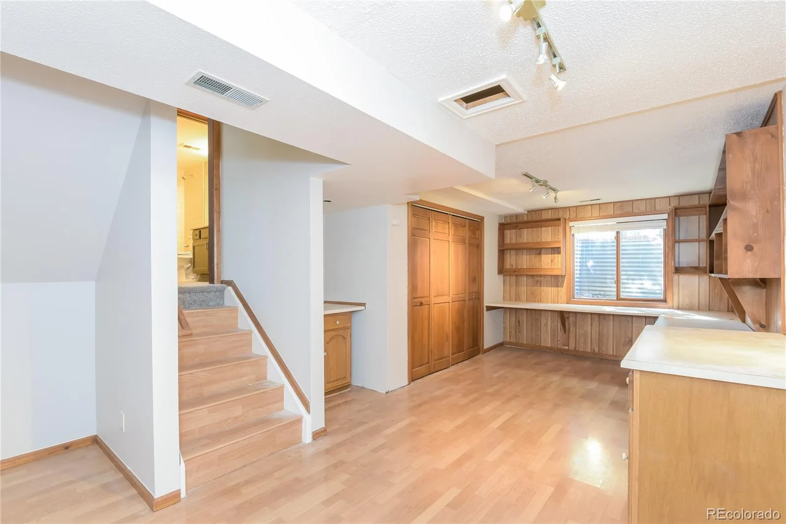 4050 S Espana Way Aurora CO 80013 | MLS #REC5708447 08312026033334 1600 2
