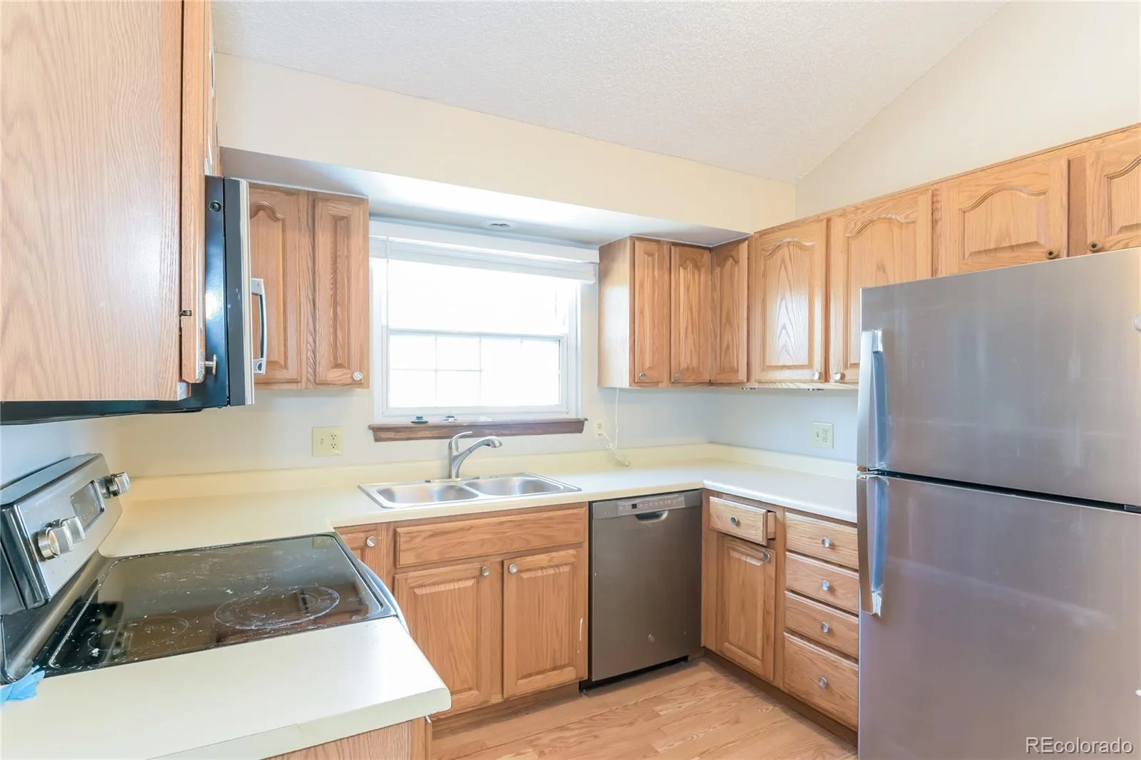 4050 S Espana Way Aurora CO 80013 | MLS #REC5708447 08312026033334 1600 3