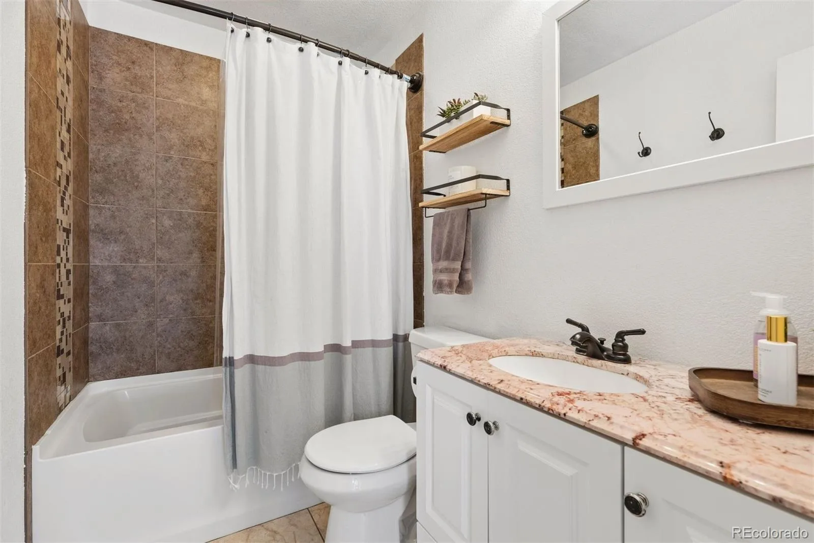 3910 E Jerome Avenue Denver CO 80210 | MLS #REC5709898 07302026163058 1600 14