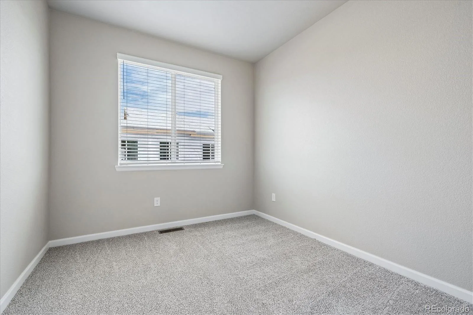 516 Luton Drive Castle Pines CO 80108 | MLS #REC5711498 08112026201849 1600 19