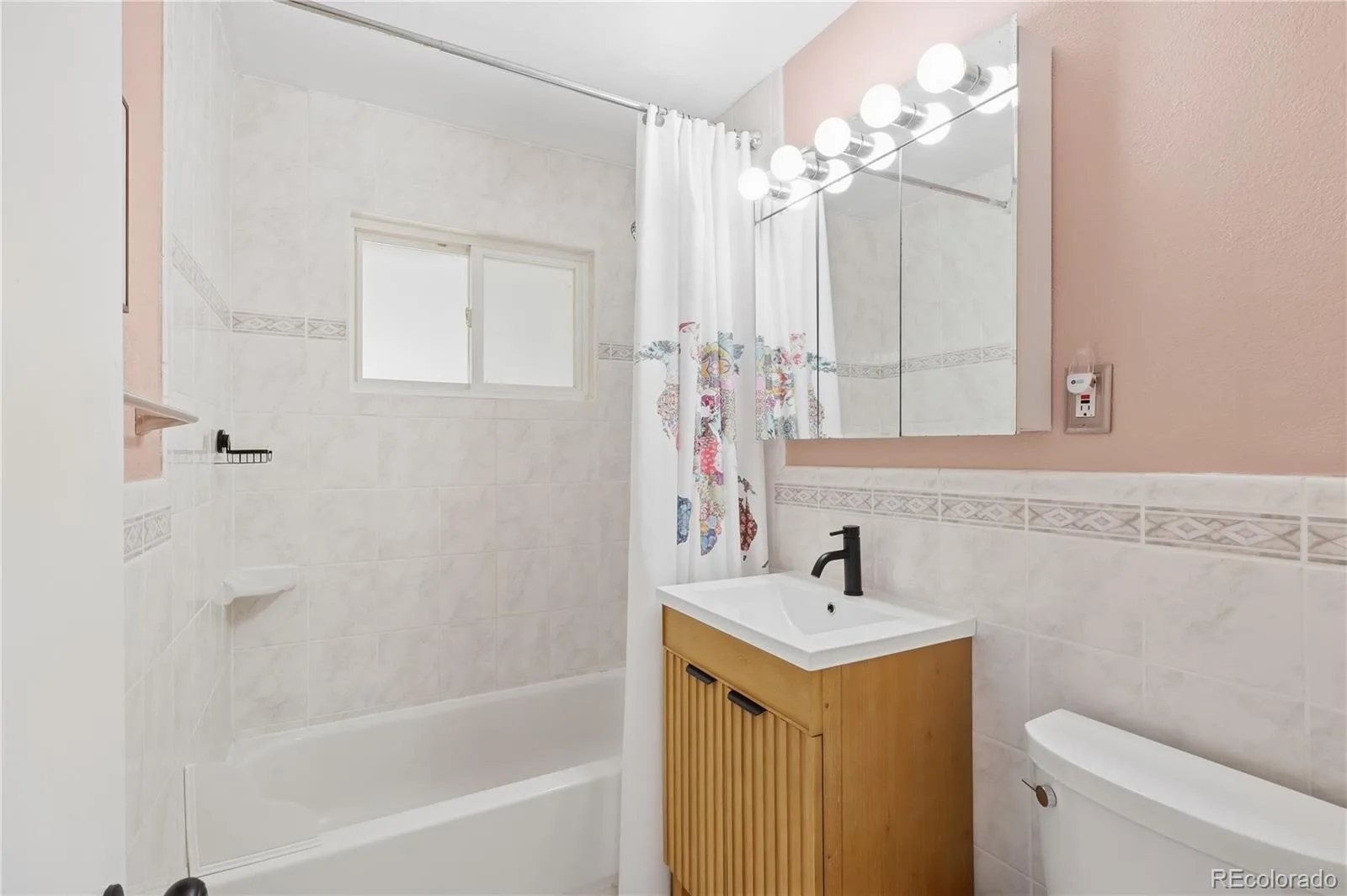 1990 S Stuart Street Denver CO 80219 | MLS #REC5711627 09212026195349 1600 26