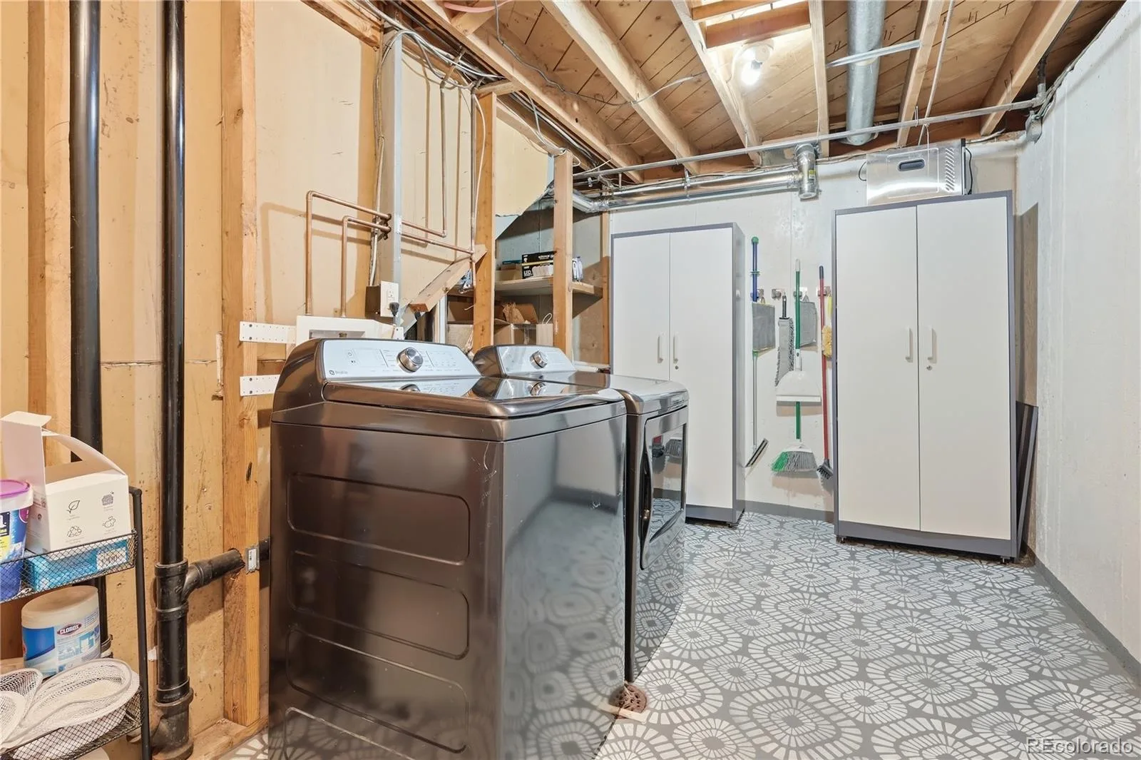 1990 S Stuart Street Denver CO 80219 | MLS #REC5711627 09212026195349 1600 39