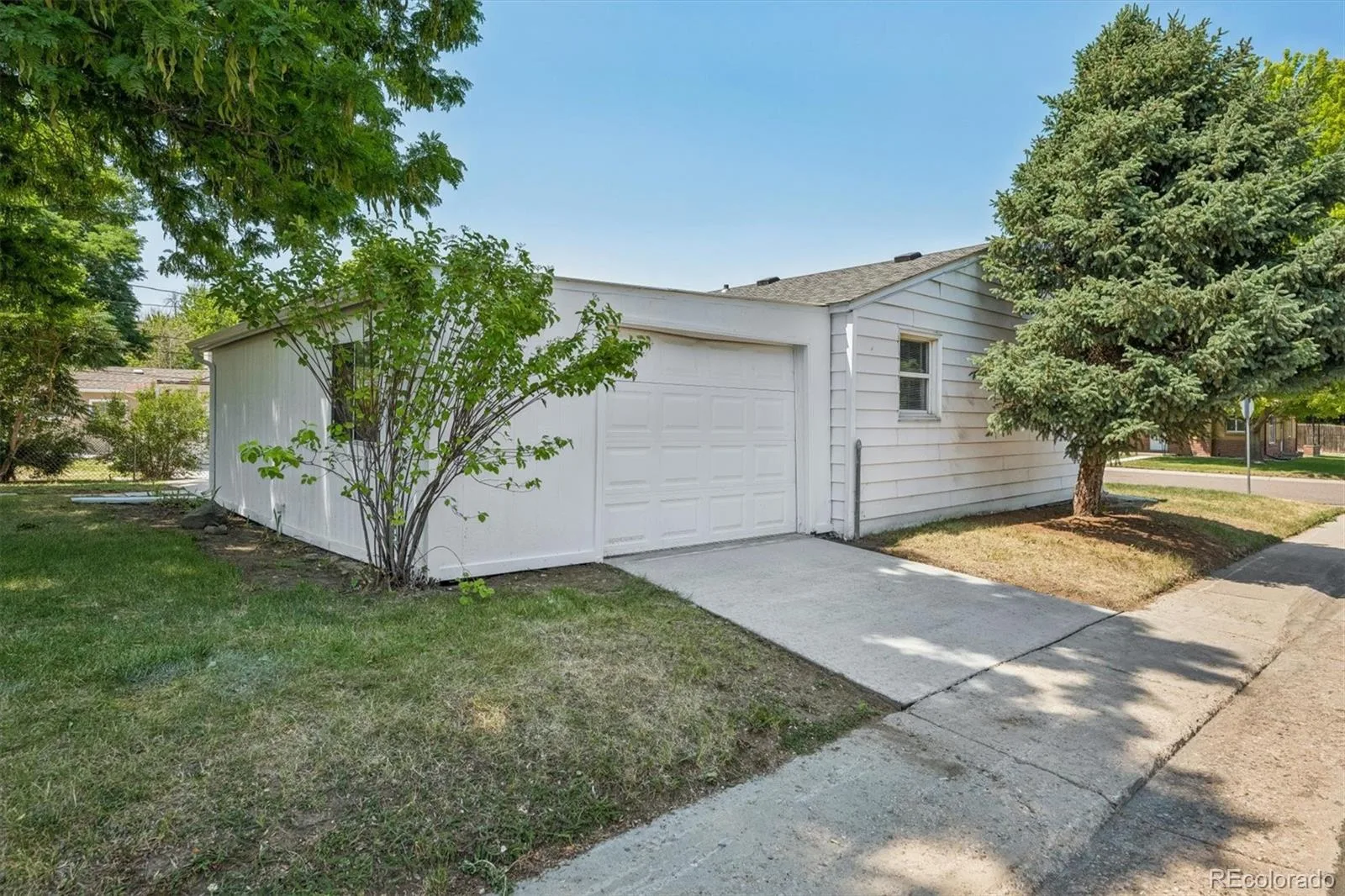 3000 S Corona Street Englewood CO 80113 MLS #REC5717386 07042026182825 1600 28