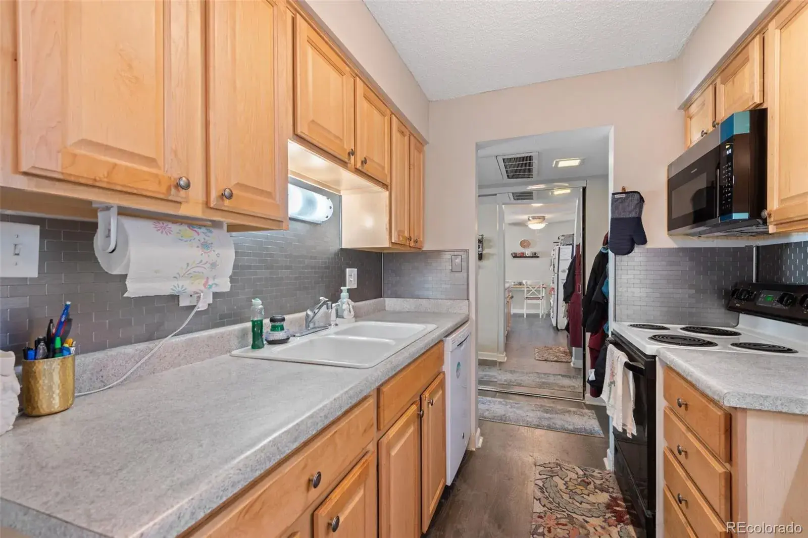 7755 E Quincy Avenue #207A3 Denver CO 80237 MLS #REC5717391 07102025010041 1600 8