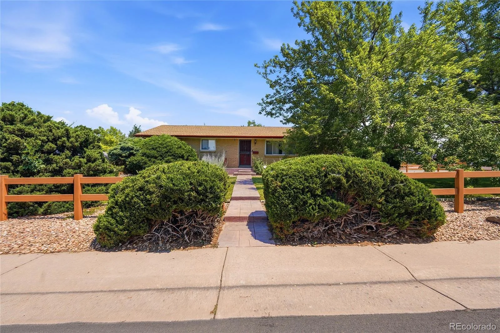 7290 S Penrose Court Centennial CO 80122 | MLS #REC5718384 08202026234317 1600 1