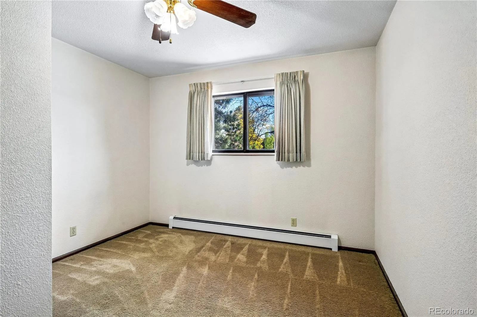 6294 S Oneida Way Centennial CO 80111 MLS #REC5719180 04242026143915 1600 14