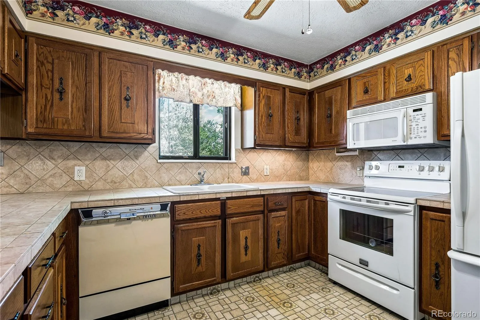 6294 S Oneida Way Centennial CO 80111 MLS #REC5719180 04242026143915 1600 3