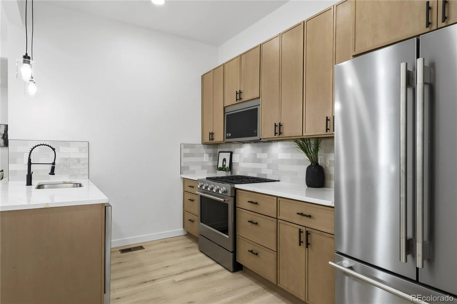 662 S Logan S Street Denver CO 80209 | MLS #REC5720592 09302026220740 1600 18