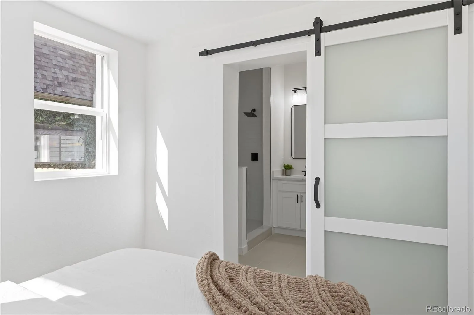 662 S Logan S Street Denver CO 80209 | MLS #REC5720592 09302026220740 1600 23